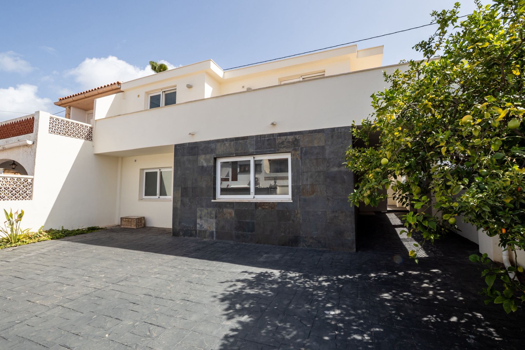 TWEELINGCHALET TE KOOP IN HET CENTRUM VAN ALBIR