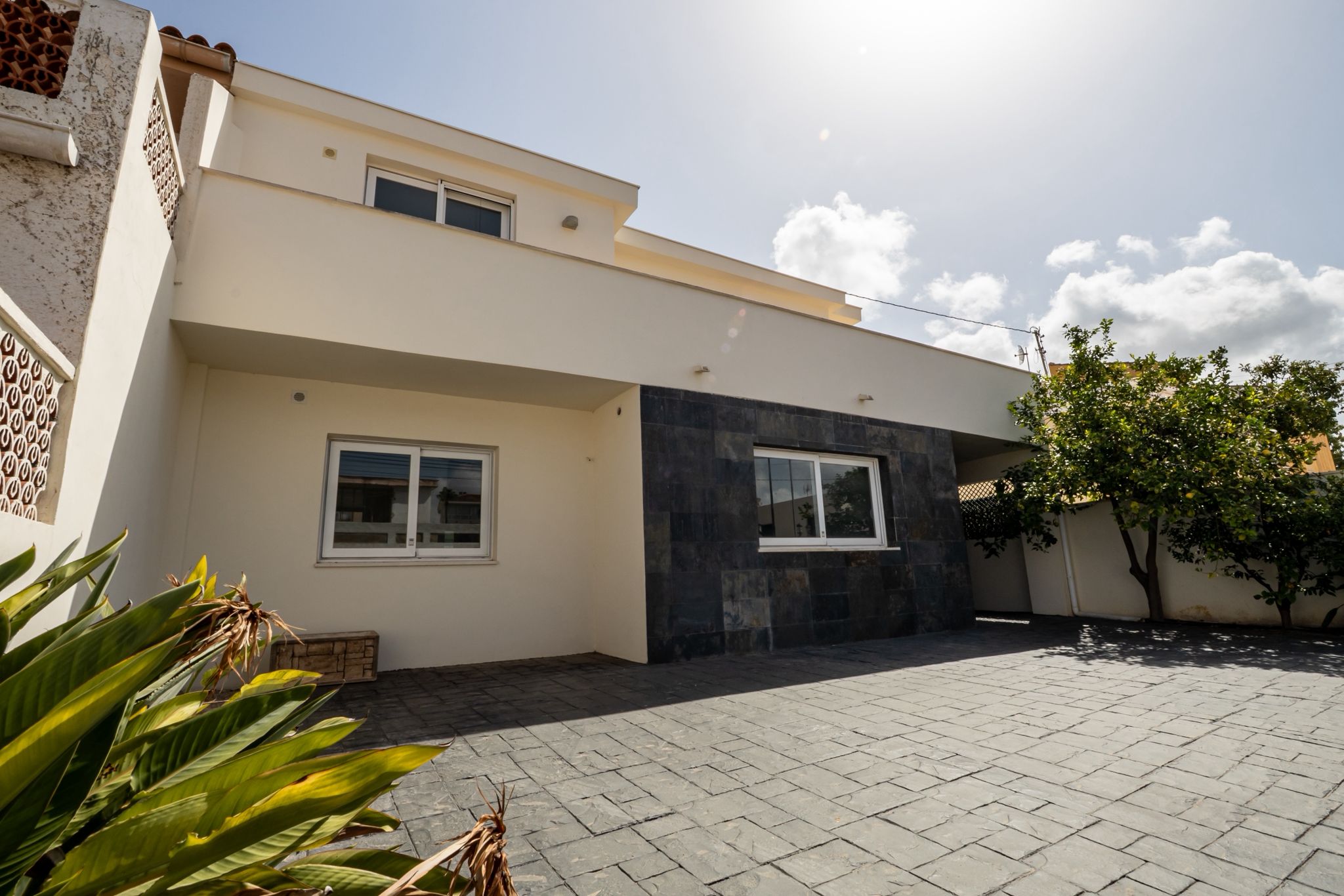 TWEELINGCHALET TE KOOP IN HET CENTRUM VAN ALBIR