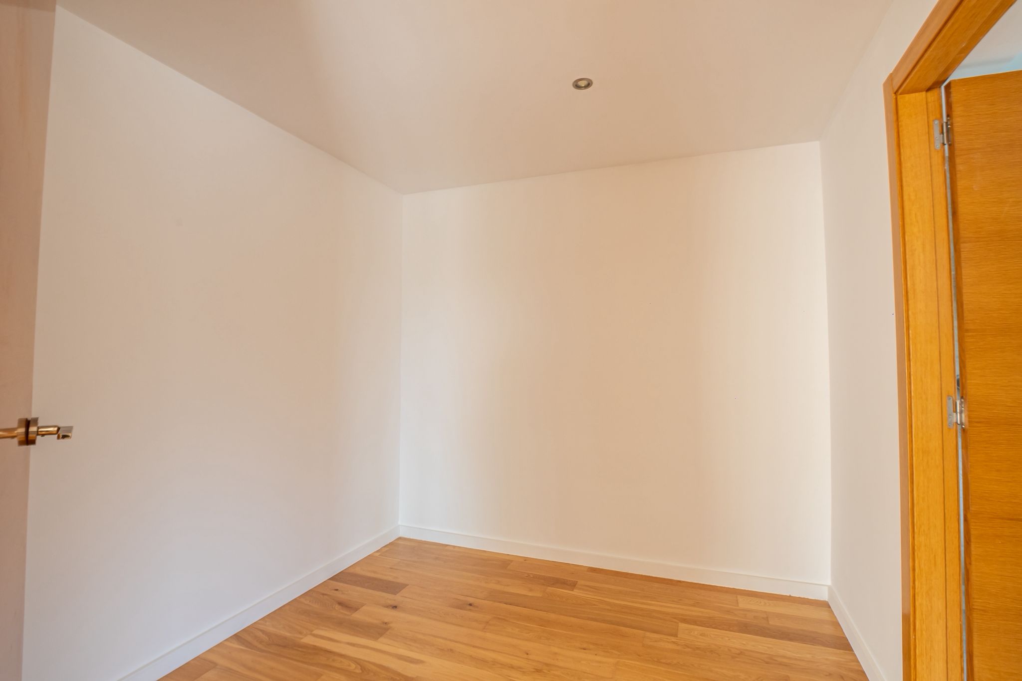 TWEELINGCHALET TE KOOP IN HET CENTRUM VAN ALBIR