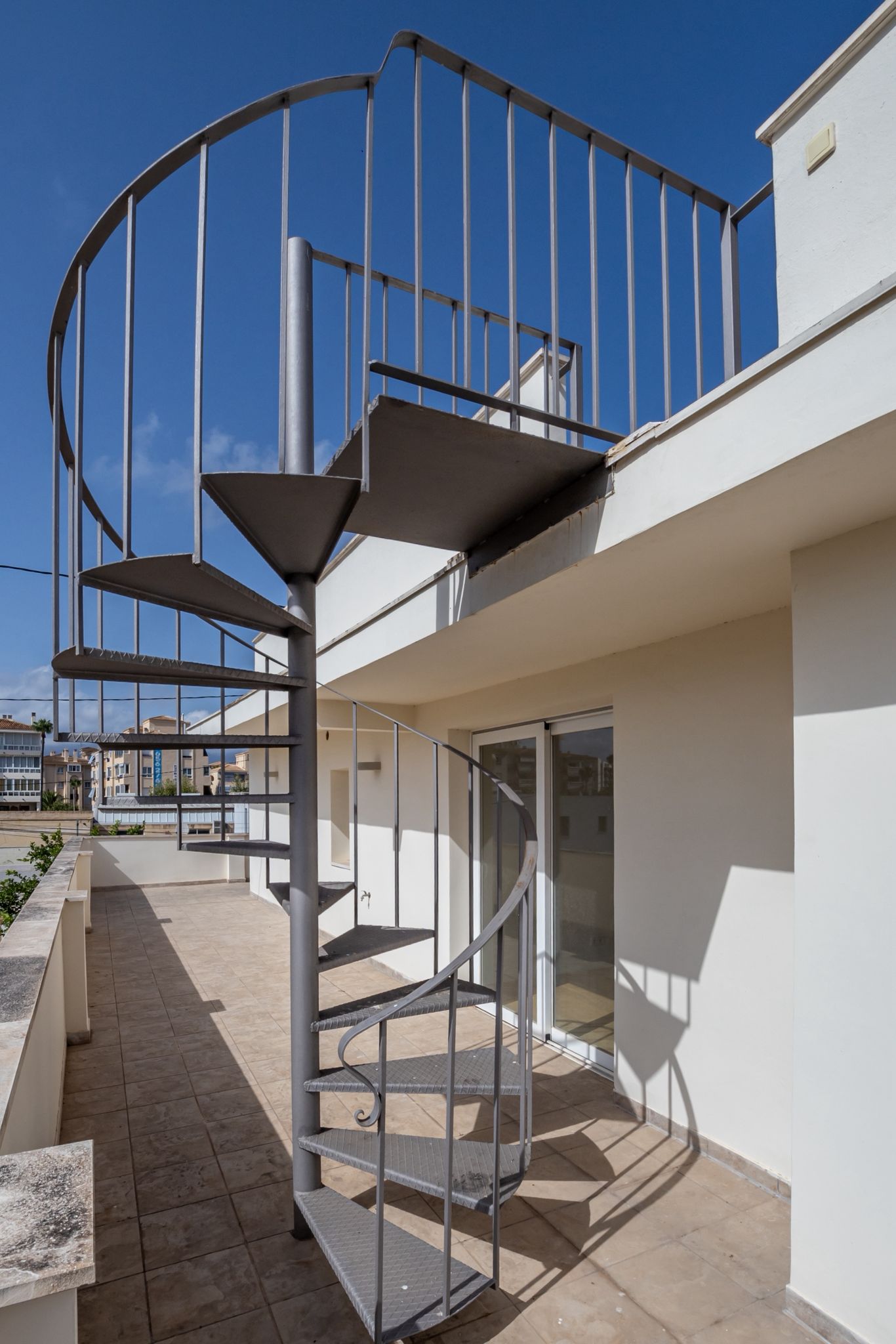 TWEELINGCHALET TE KOOP IN HET CENTRUM VAN ALBIR