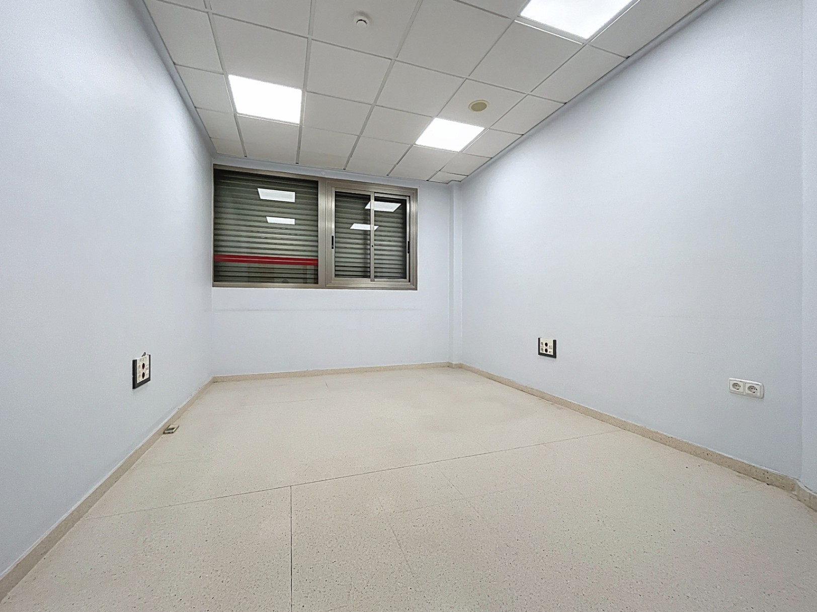 LOCAL COMMERCIAL À VENDRE À LA NUCIA