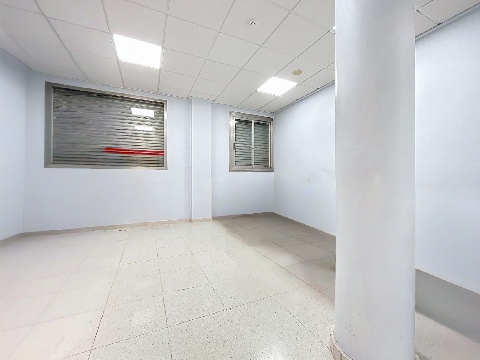 LOCAL COMMERCIAL À VENDRE À LA NUCIA