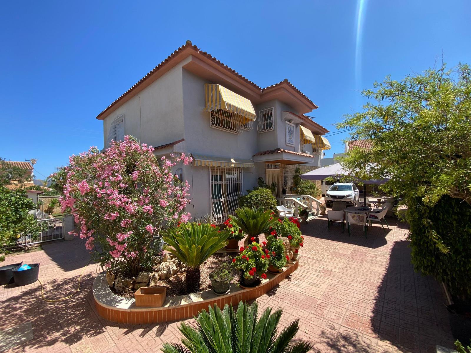 CHALET | VILLA TIL SALGS I LA NUCIA
