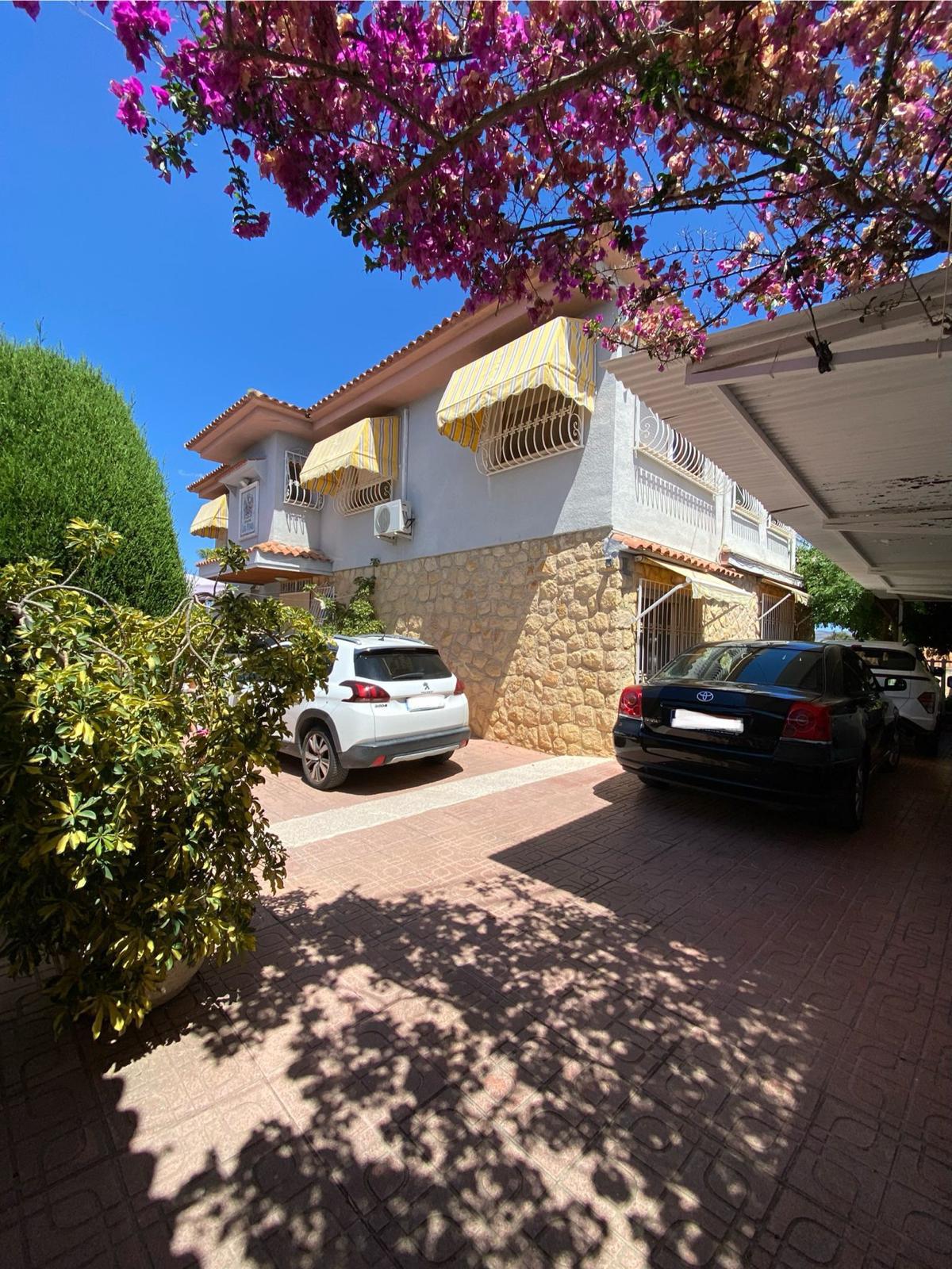 CHALET | VILLA TIL SALGS I LA NUCIA