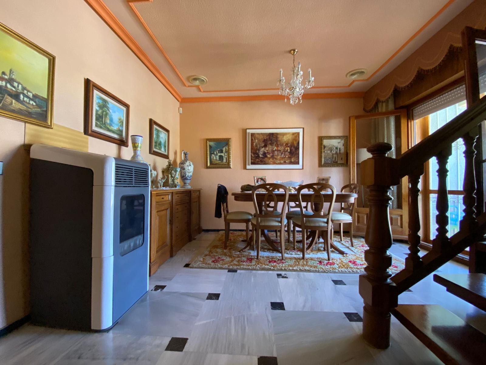 CHALET | VILLA TIL SALGS I LA NUCIA