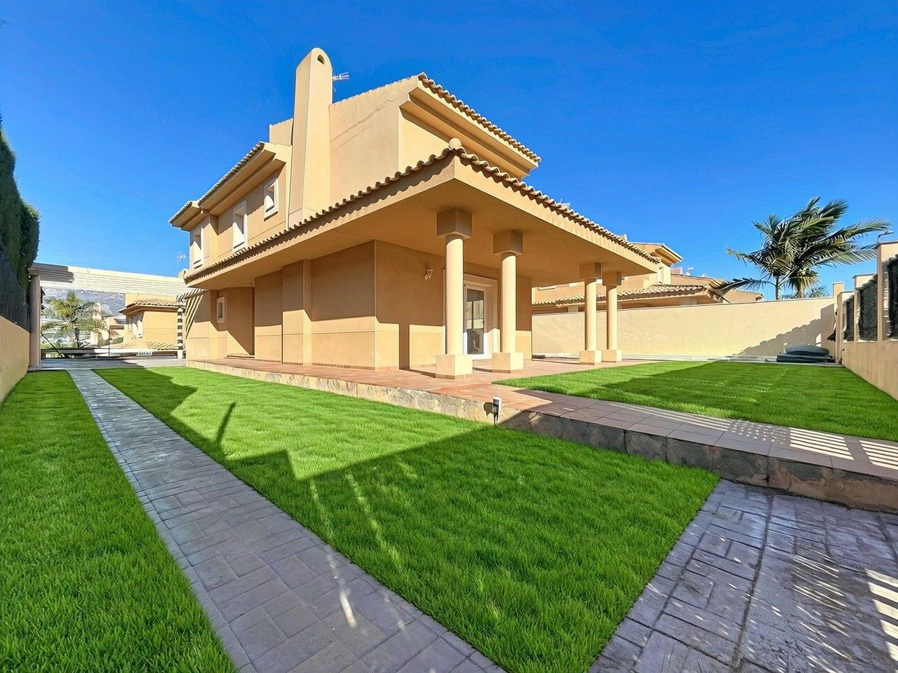 CHALET | VILLA EN VENTA EN BENIDORM
