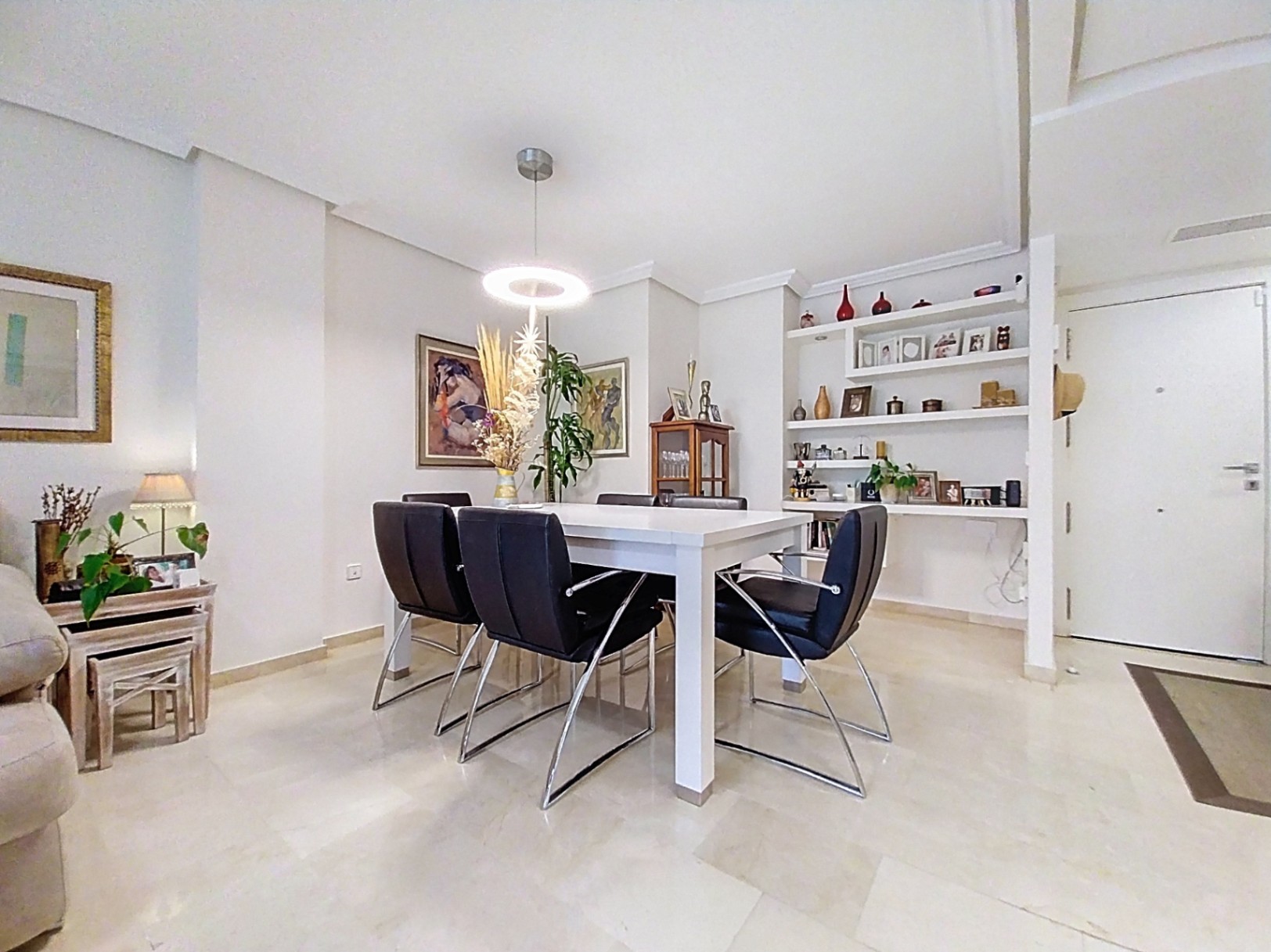 APPARTEMENT EN REZ-DE-CHAUSSÉE À VENDRE À ALBIR