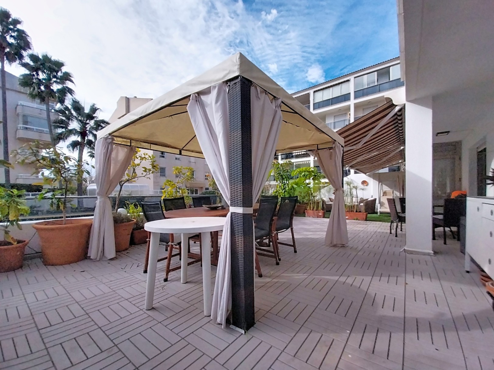 APPARTEMENT EN REZ-DE-CHAUSSÉE À VENDRE À ALBIR