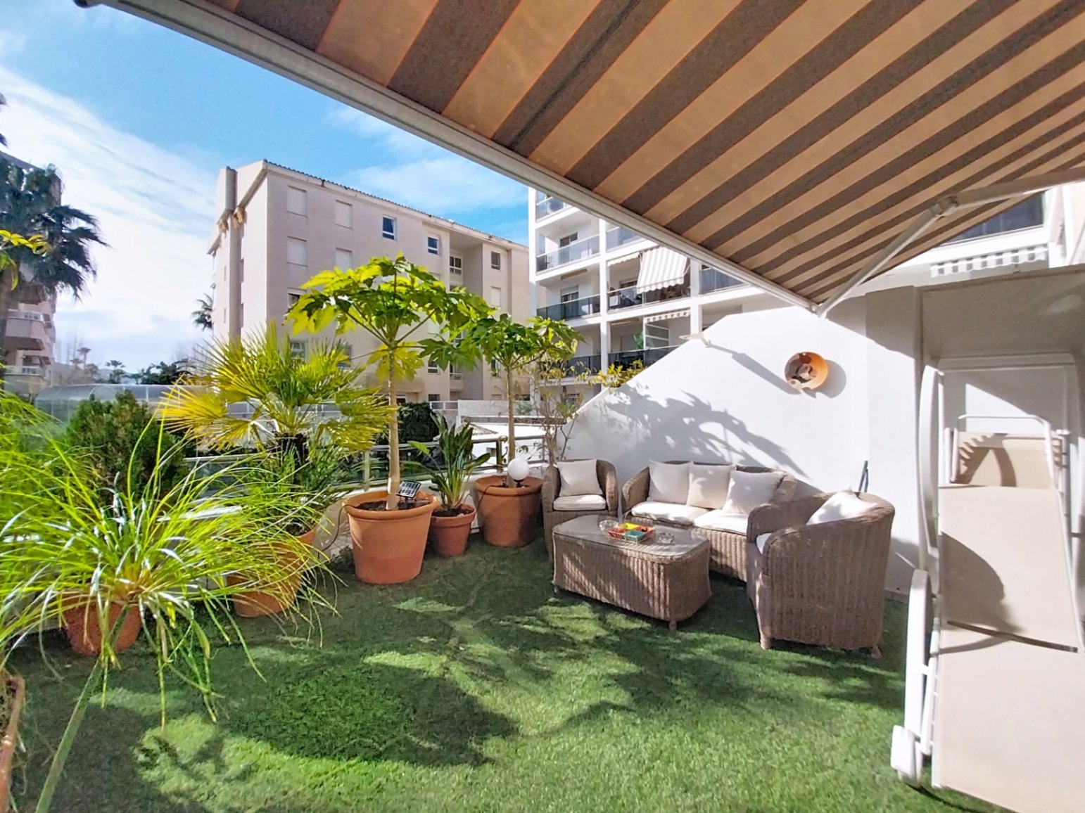 APPARTEMENT EN REZ-DE-CHAUSSÉE À VENDRE À ALBIR