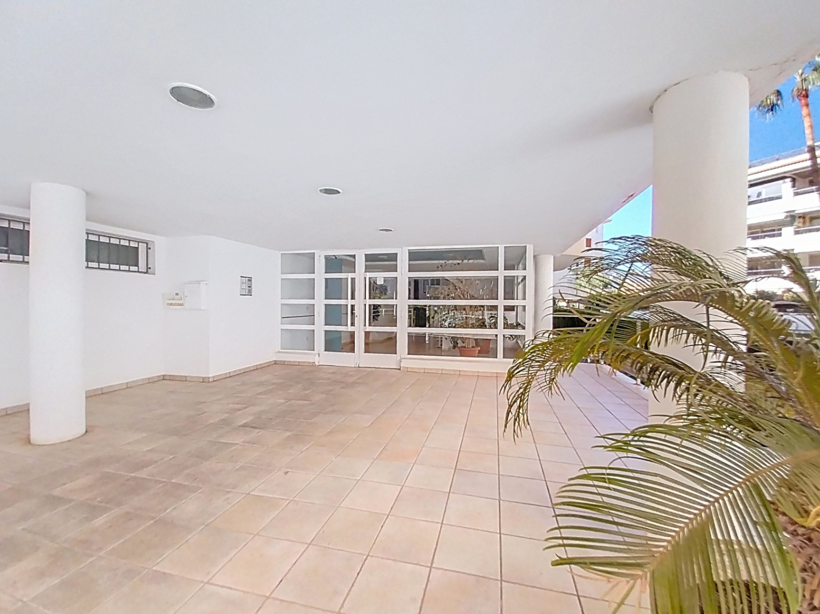 APPARTEMENT EN REZ-DE-CHAUSSÉE À VENDRE À ALBIR