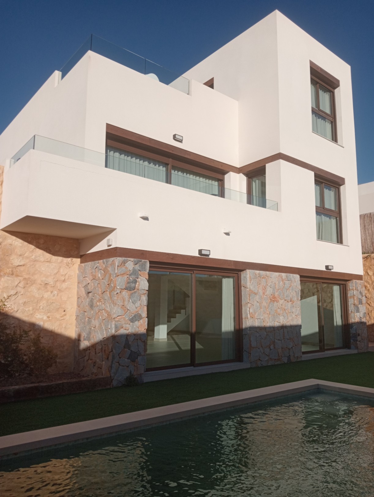 CHALET | VILLA DE OBRA NUEVA EN VENTA EN FINESTRAT