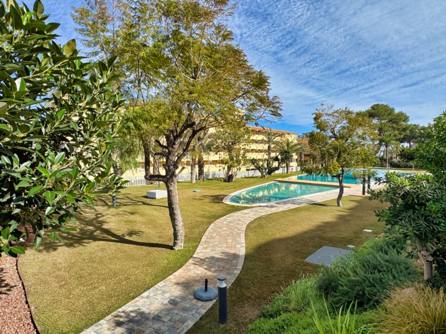 APPARTEMENT TE KOOP IN EL ALBIR