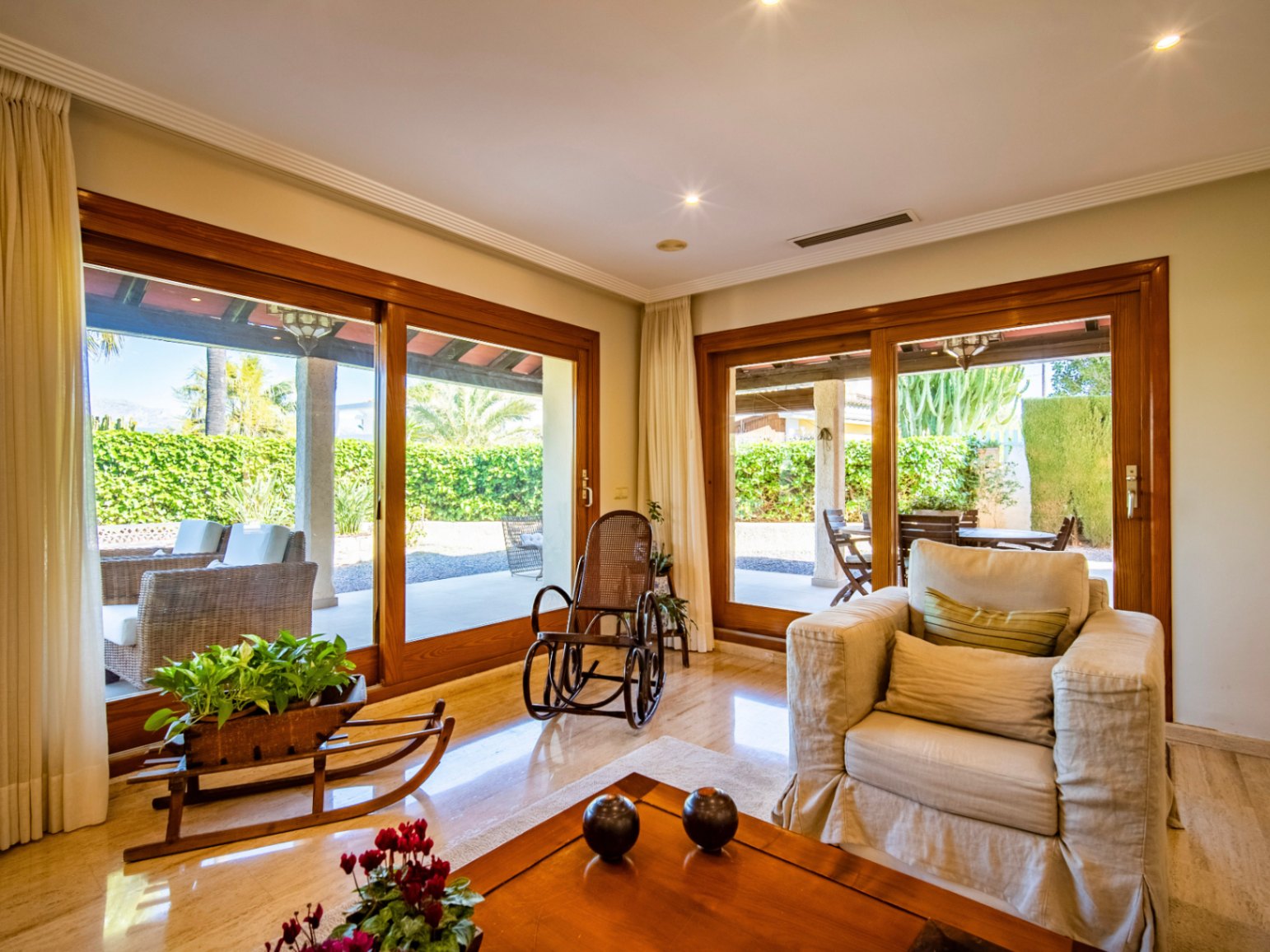 CHALET | VILLA FOR SALE IN EL ALBIR
