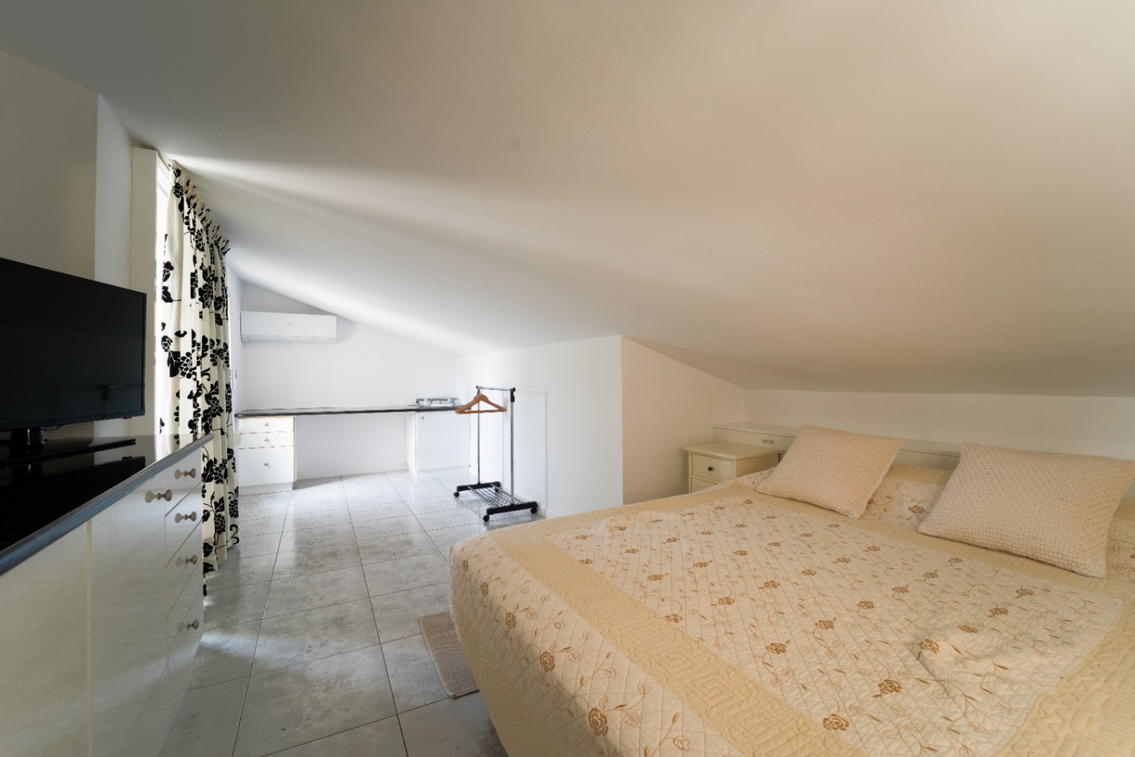 CHALET MITOYEN À VENDRE À ALBIR