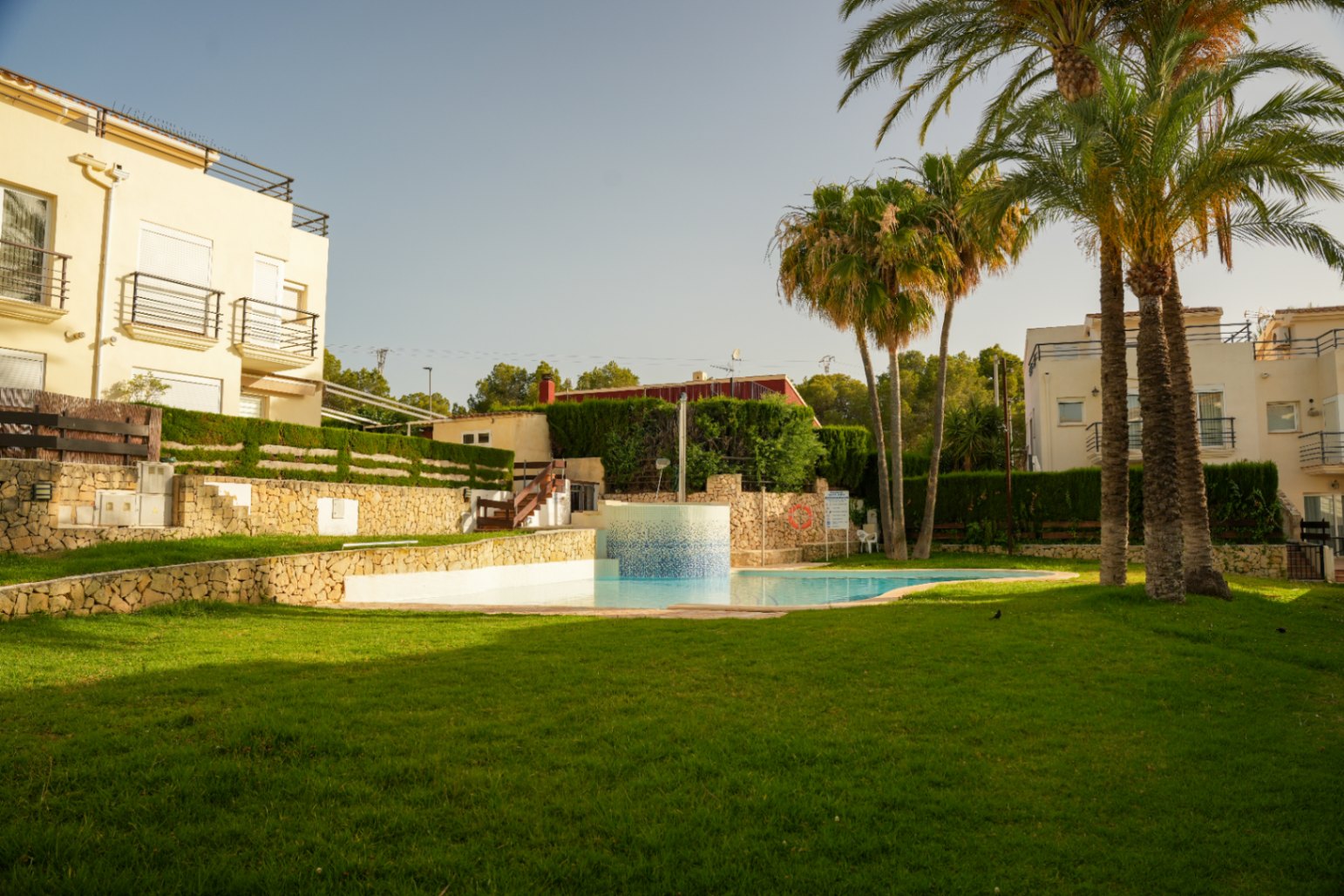 CHALET MITOYEN À VENDRE À ALBIR