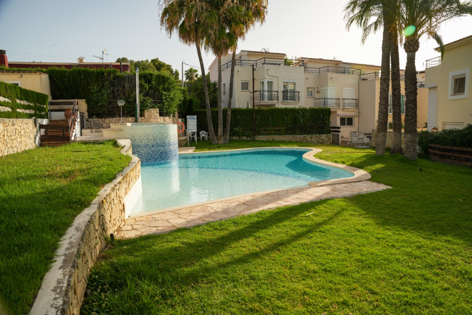 CHALET MITOYEN À VENDRE À ALBIR