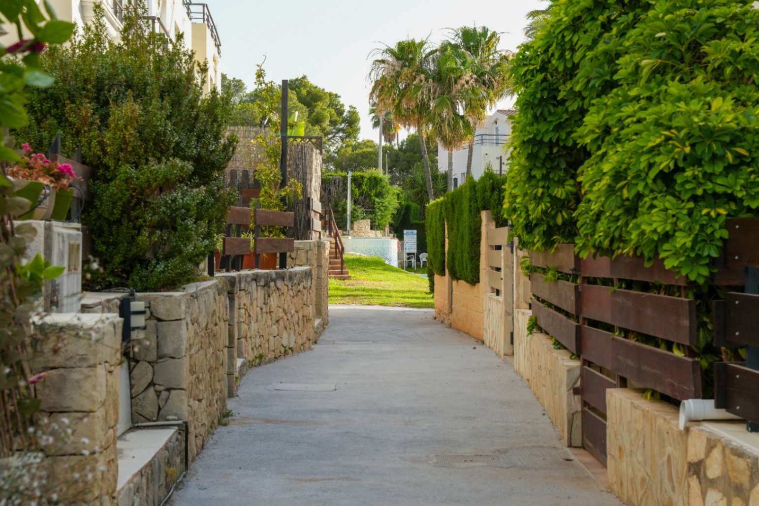 CHALET MITOYEN À VENDRE À ALBIR
