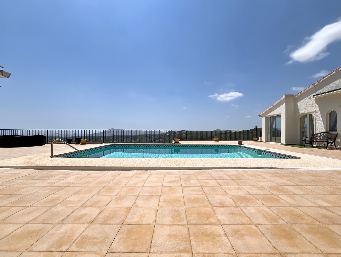 CHALET | VILLA TIL SALGS I CALLOSA D'ENSARRIA