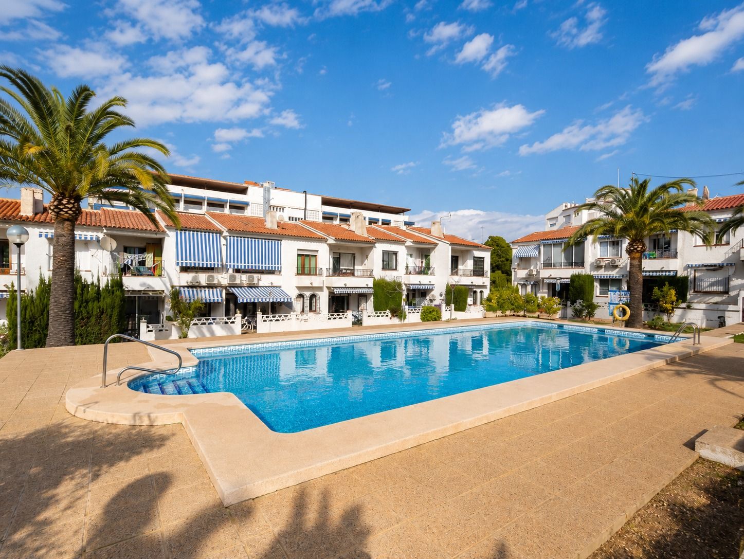 BUNGALOW TIL SALGS I ALBIR