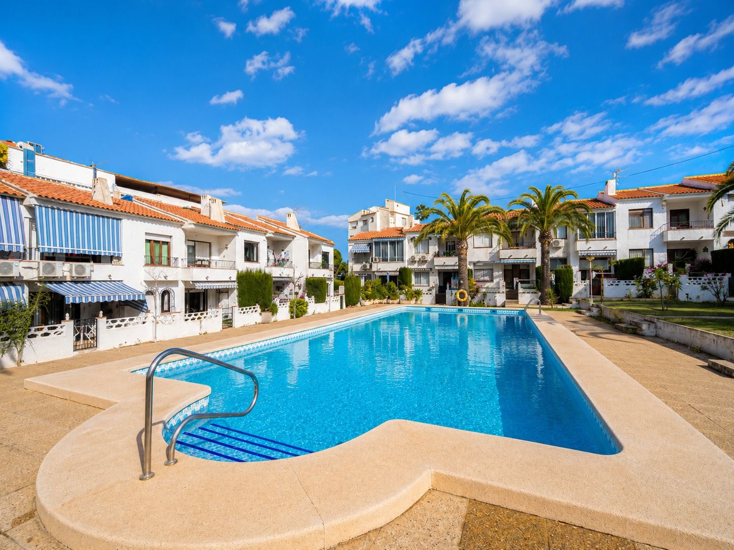 BUNGALOW TIL SALGS I ALBIR