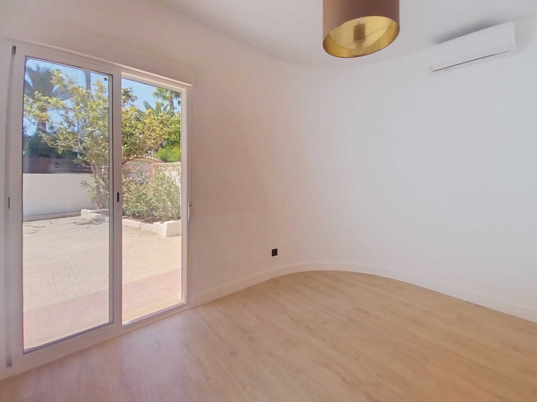 Bungalow reformado con vistas al mar y la montaña en Nucía Park
