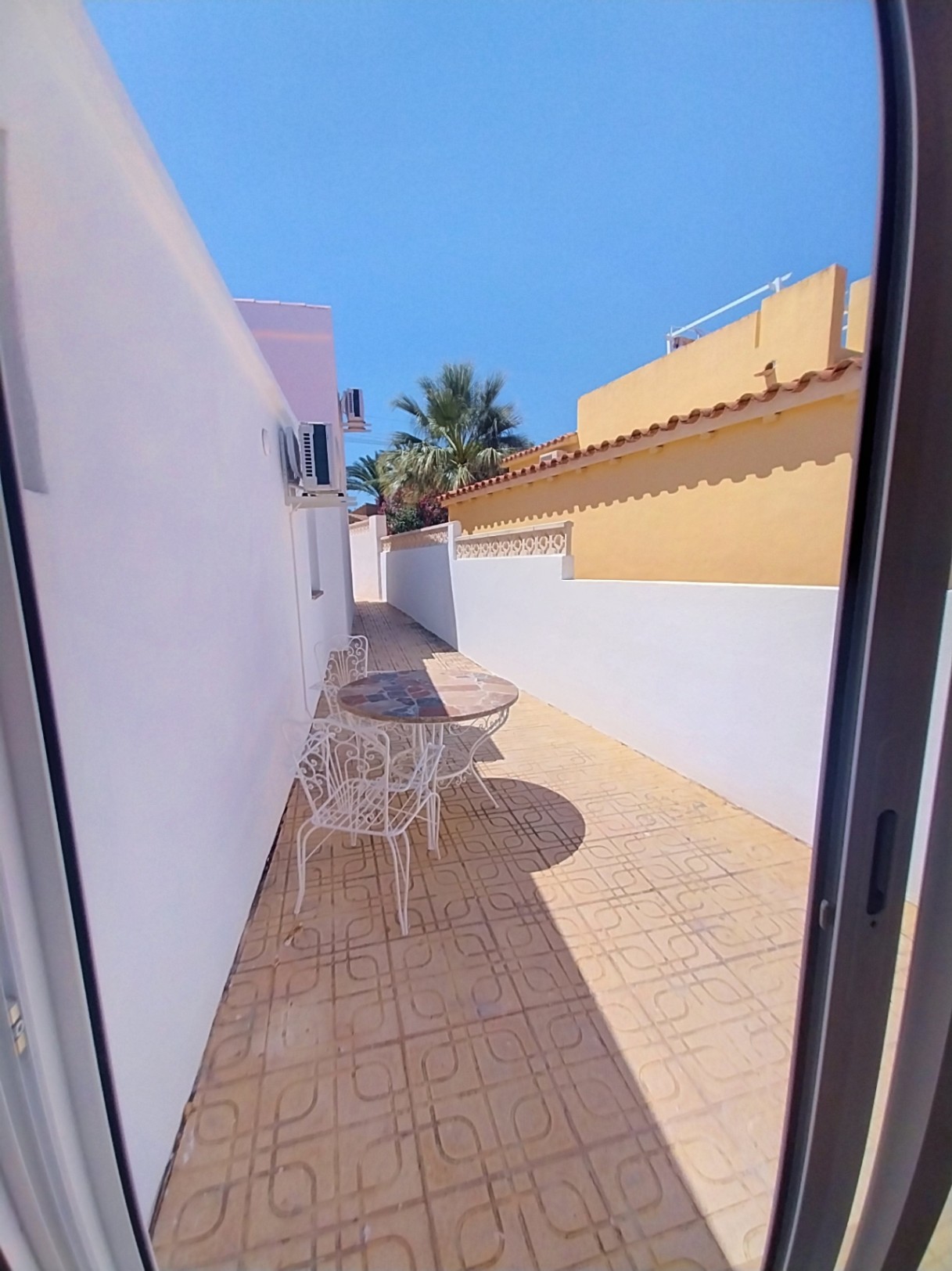Bungalow reformado con vistas al mar y la montaña en Nucía Park