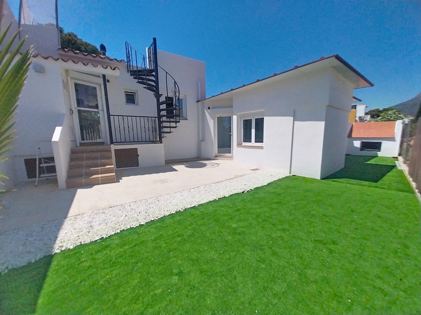 Bungalow reformado con vistas al mar y la montaña en Nucía Park