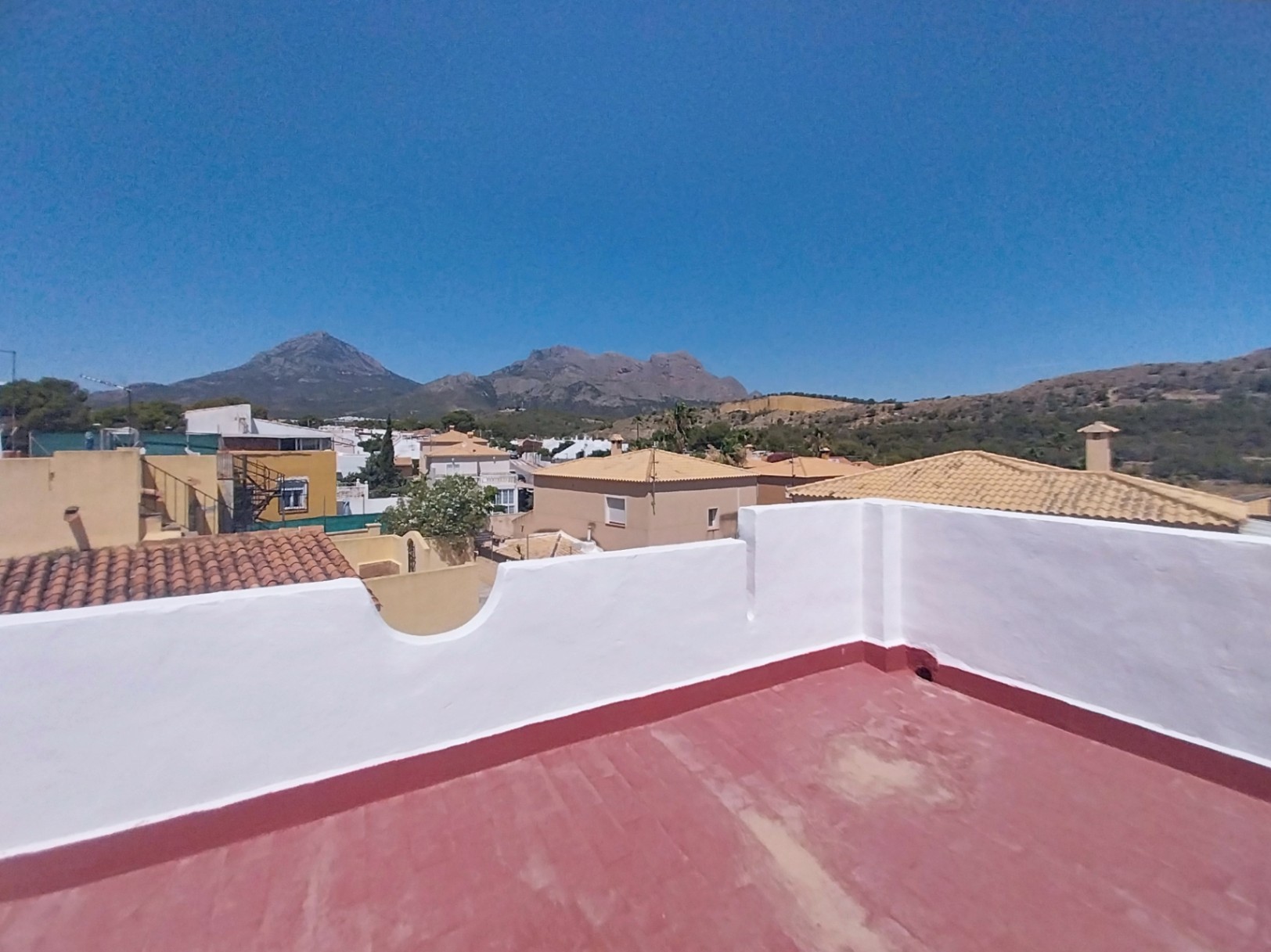 Bungalow reformado con vistas al mar y la montaña en Nucía Park