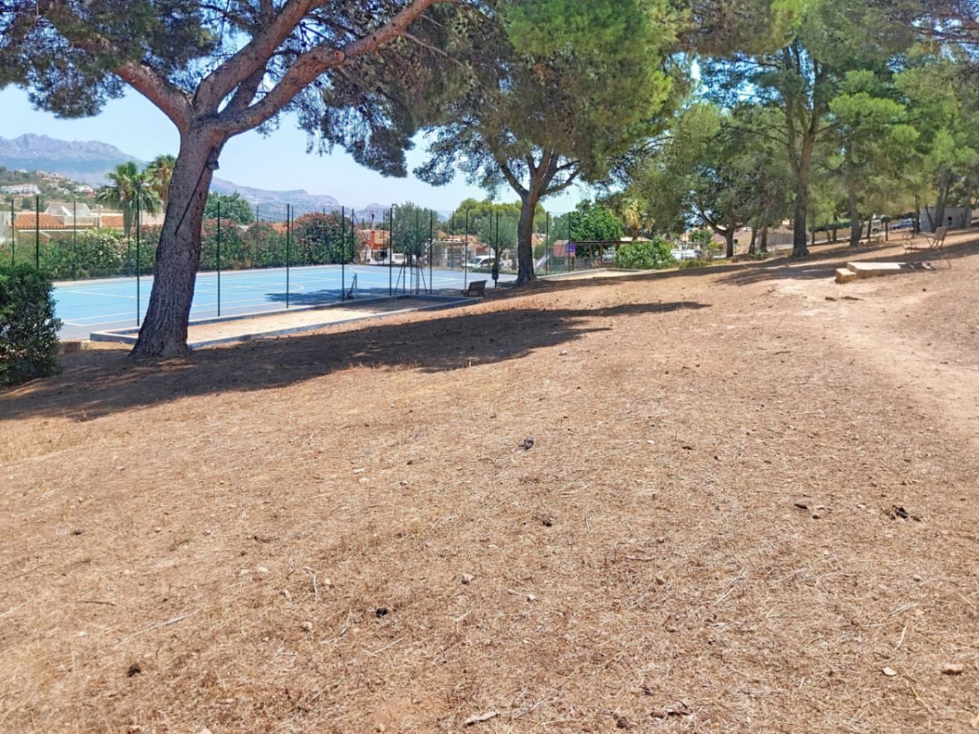 Bungalow reformado con vistas al mar y la montaña en Nucía Park