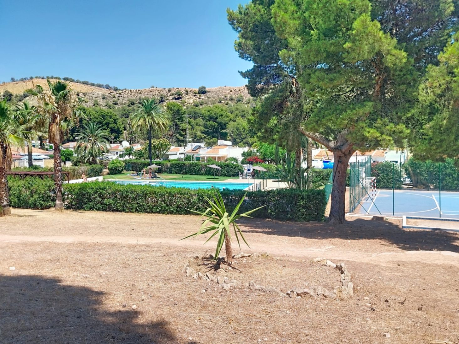 Bungalow reformado con vistas al mar y la montaña en Nucía Park