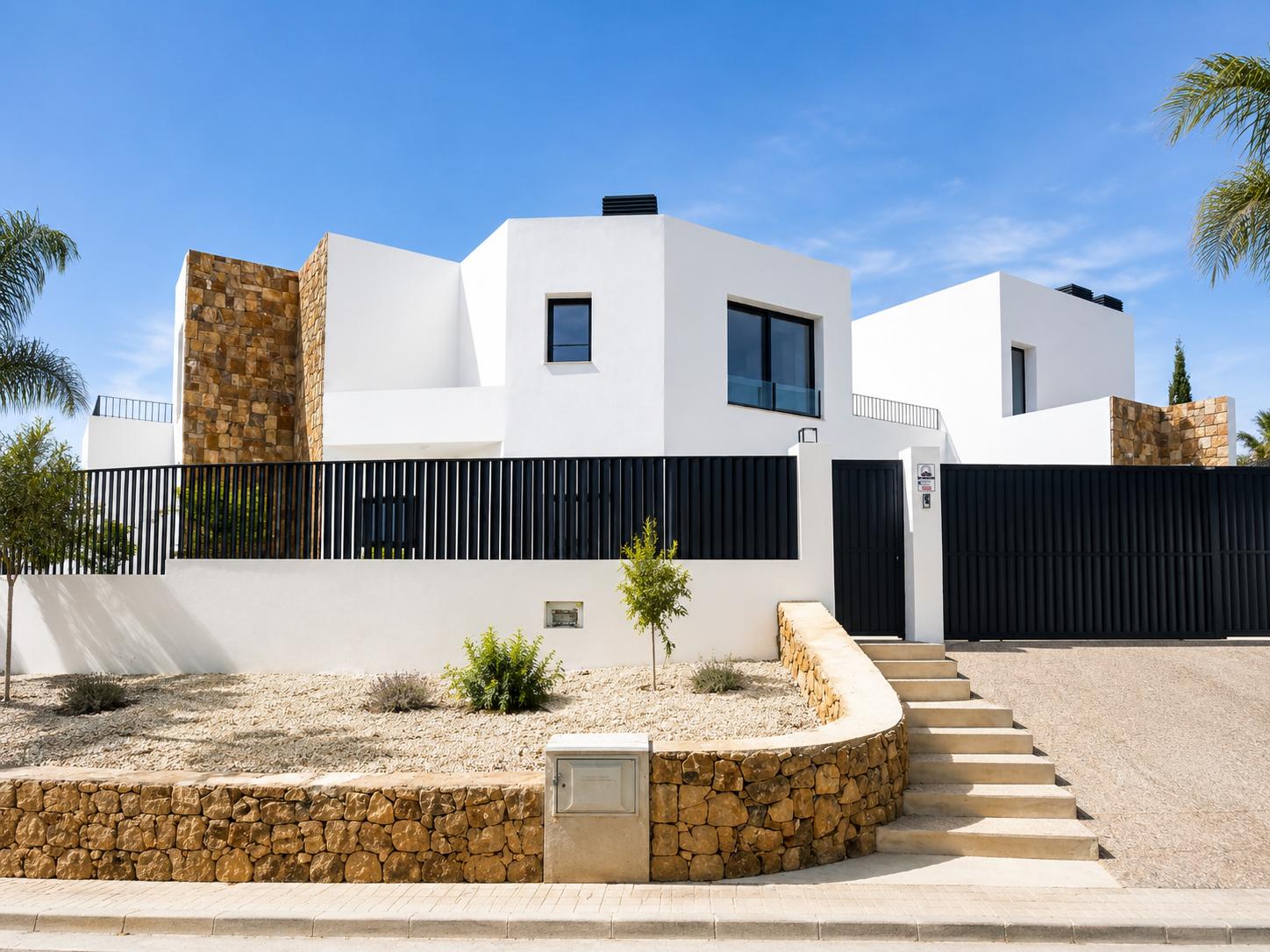 SEMI-DETACHED CHALET FOR SALE IN ALFAZ DEL PI