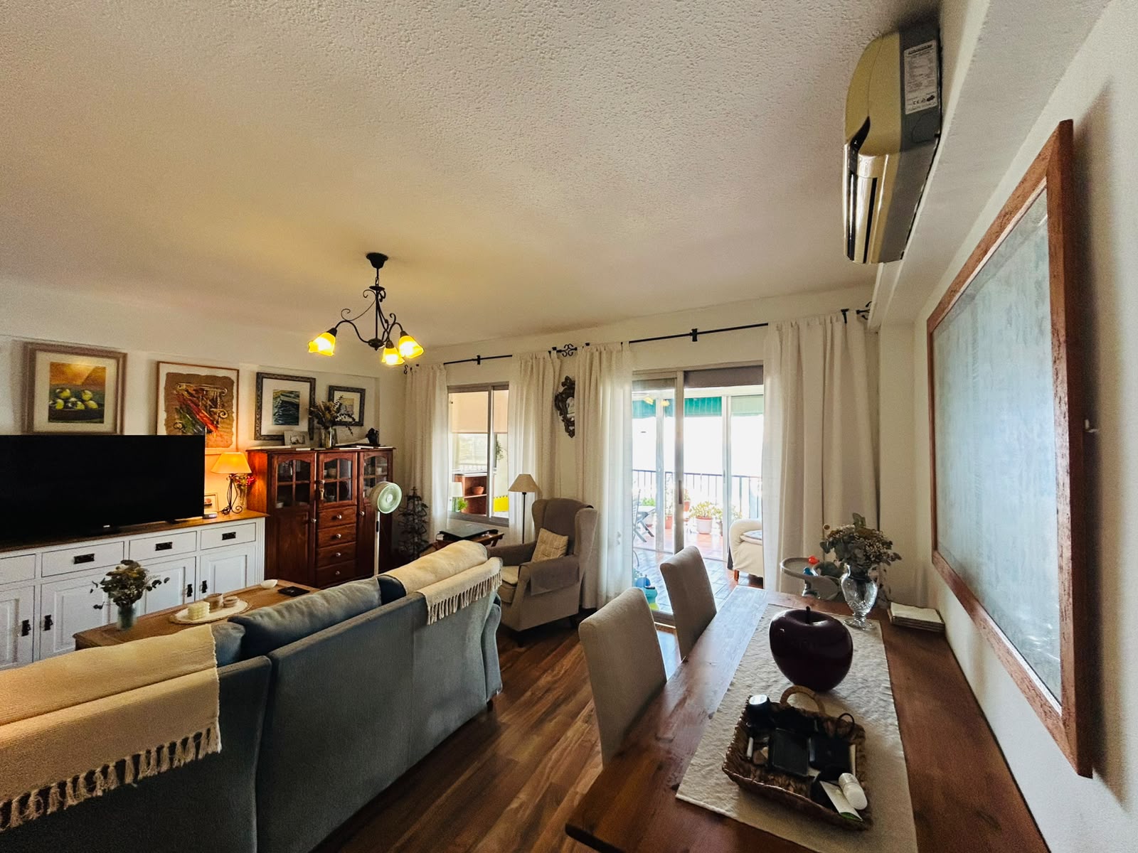 APARTMENT FOR SALE IN BENIDORM WITH SEA VIEWS