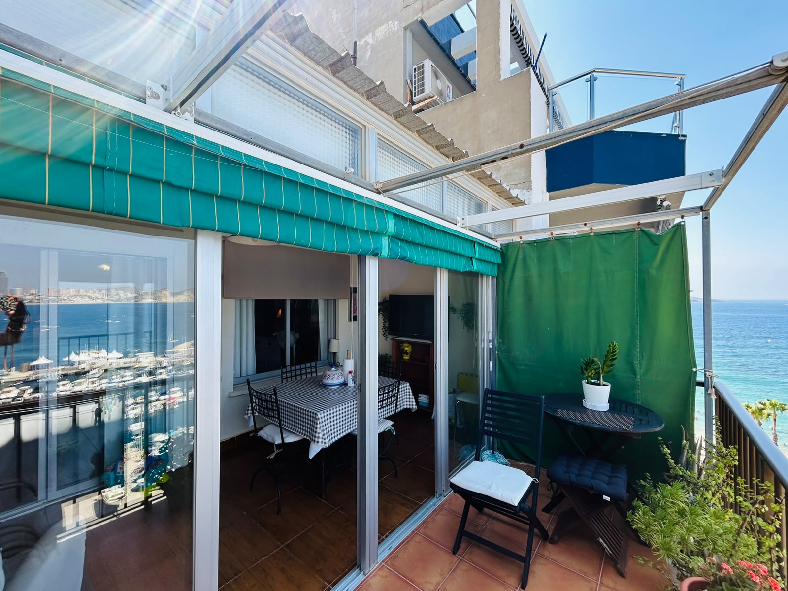 APARTMENT FOR SALE IN BENIDORM WITH SEA VIEWS