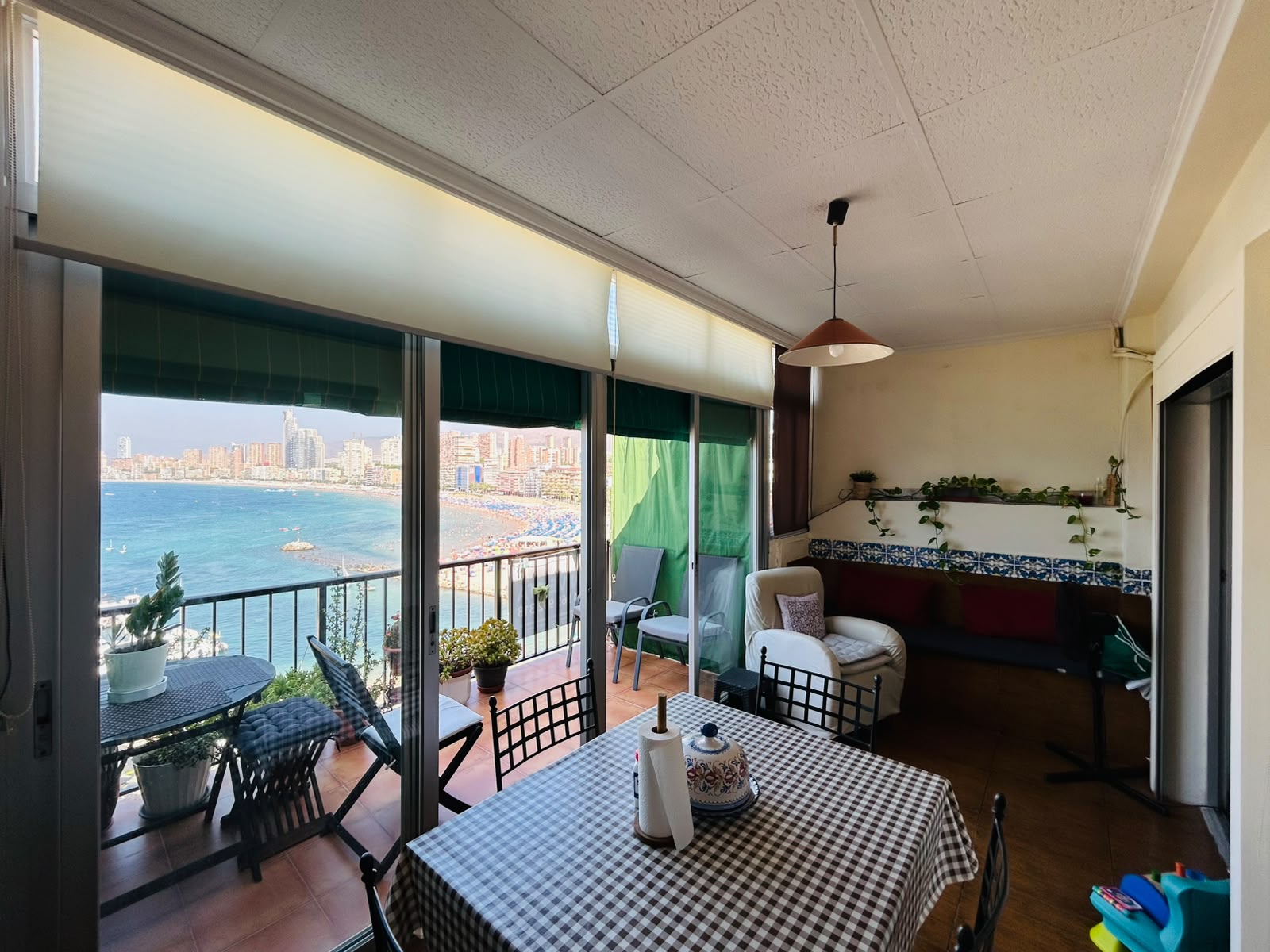 APARTMENT FOR SALE IN BENIDORM WITH SEA VIEWS