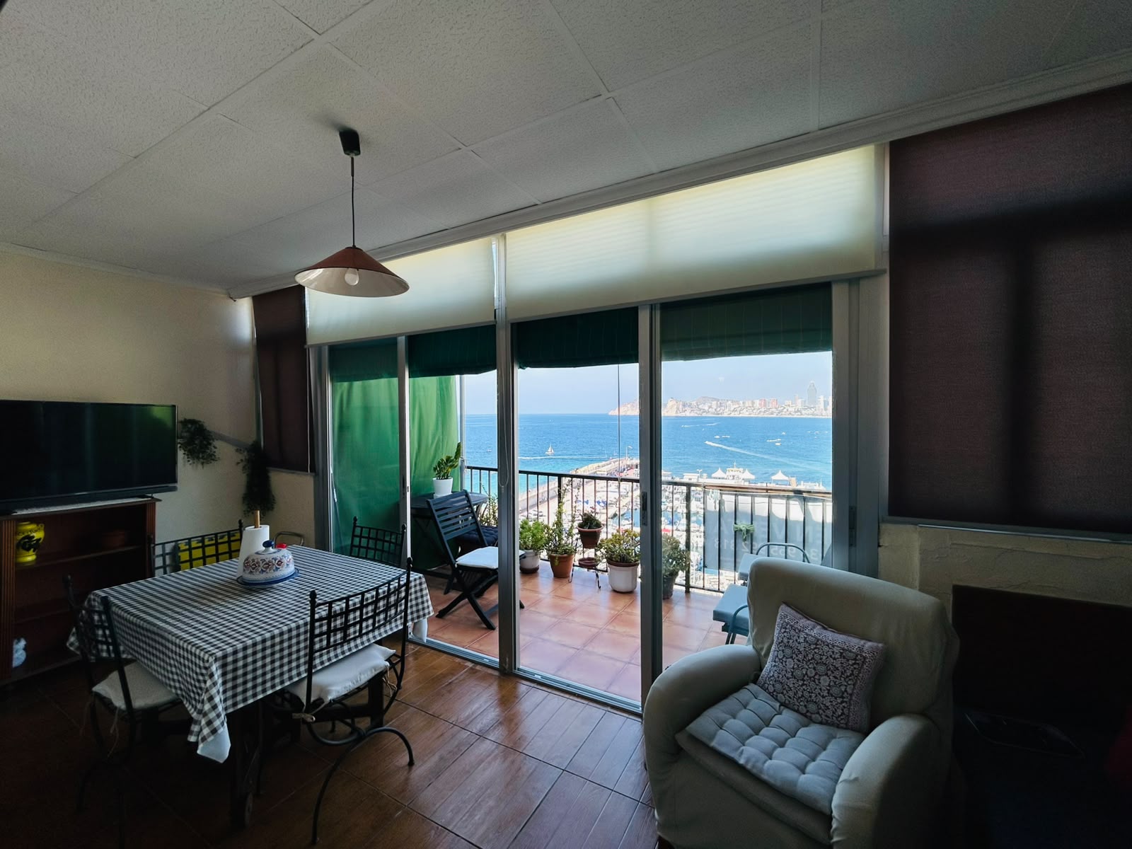 APARTMENT FOR SALE IN BENIDORM WITH SEA VIEWS