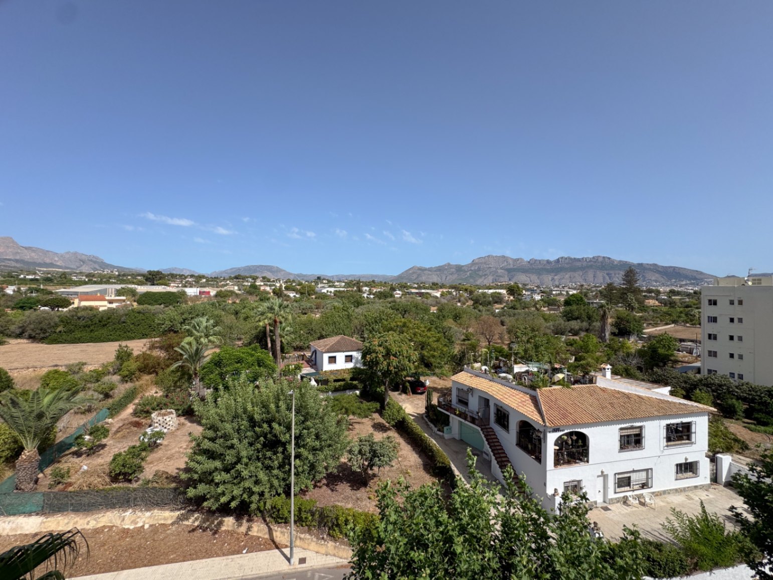 APPARTEMENT À VENDRE À ALBIR