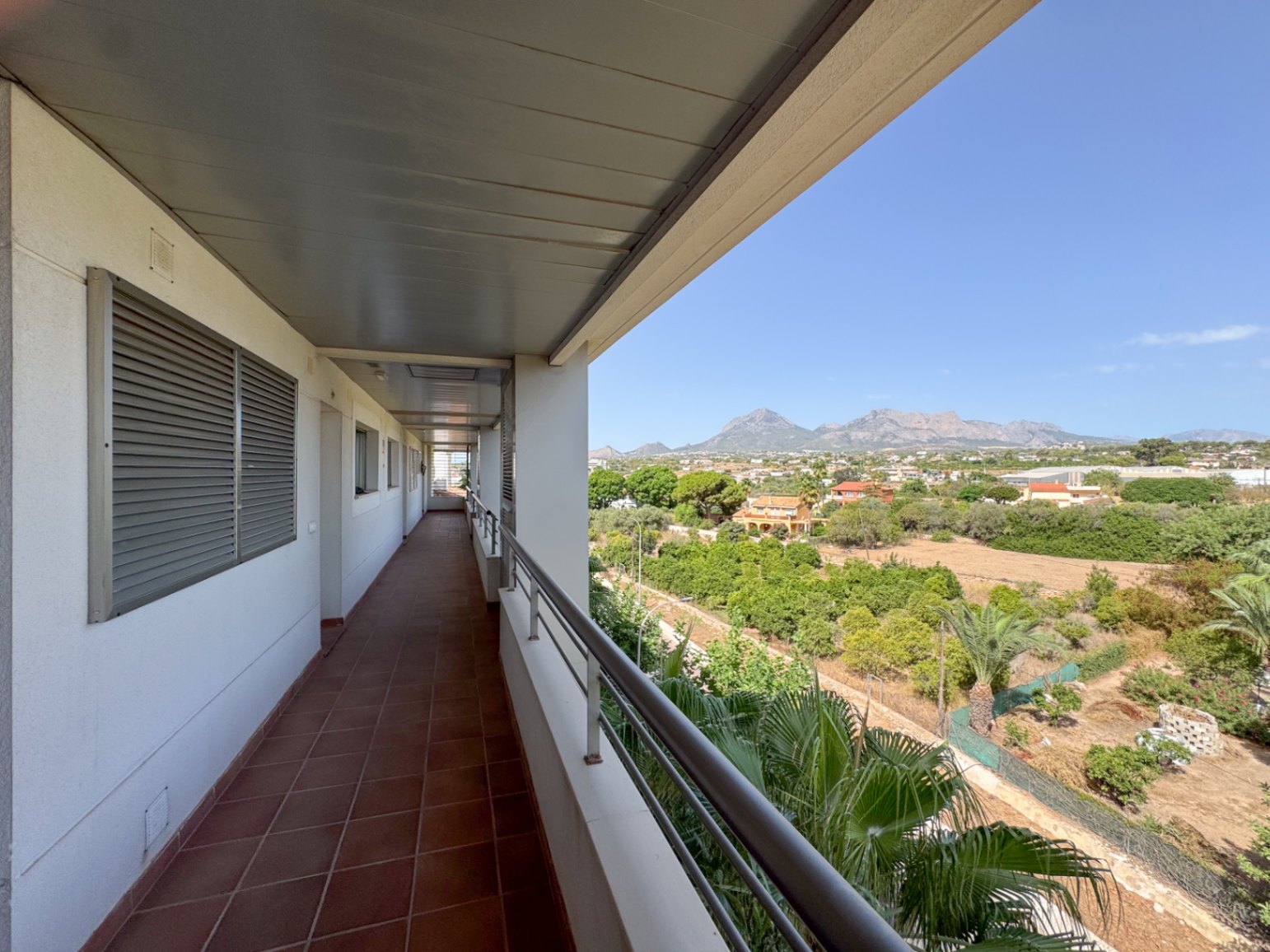APPARTEMENT À VENDRE À ALBIR