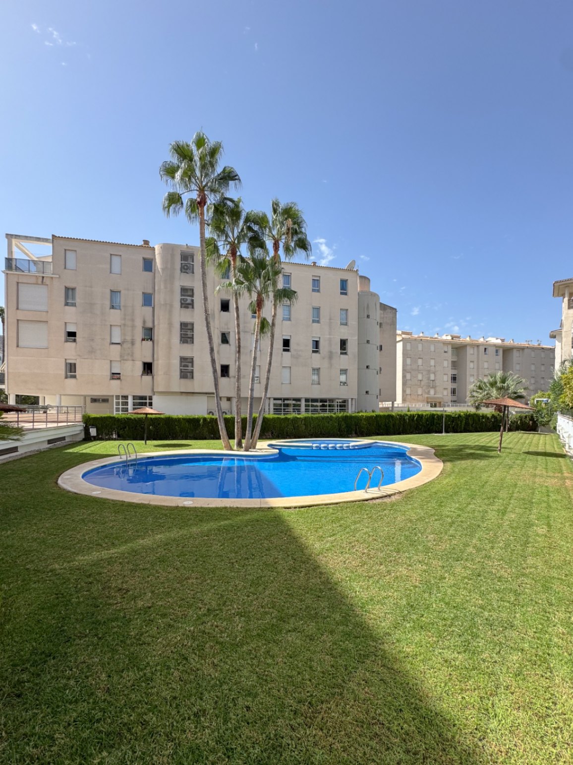 APPARTEMENT À VENDRE À ALBIR