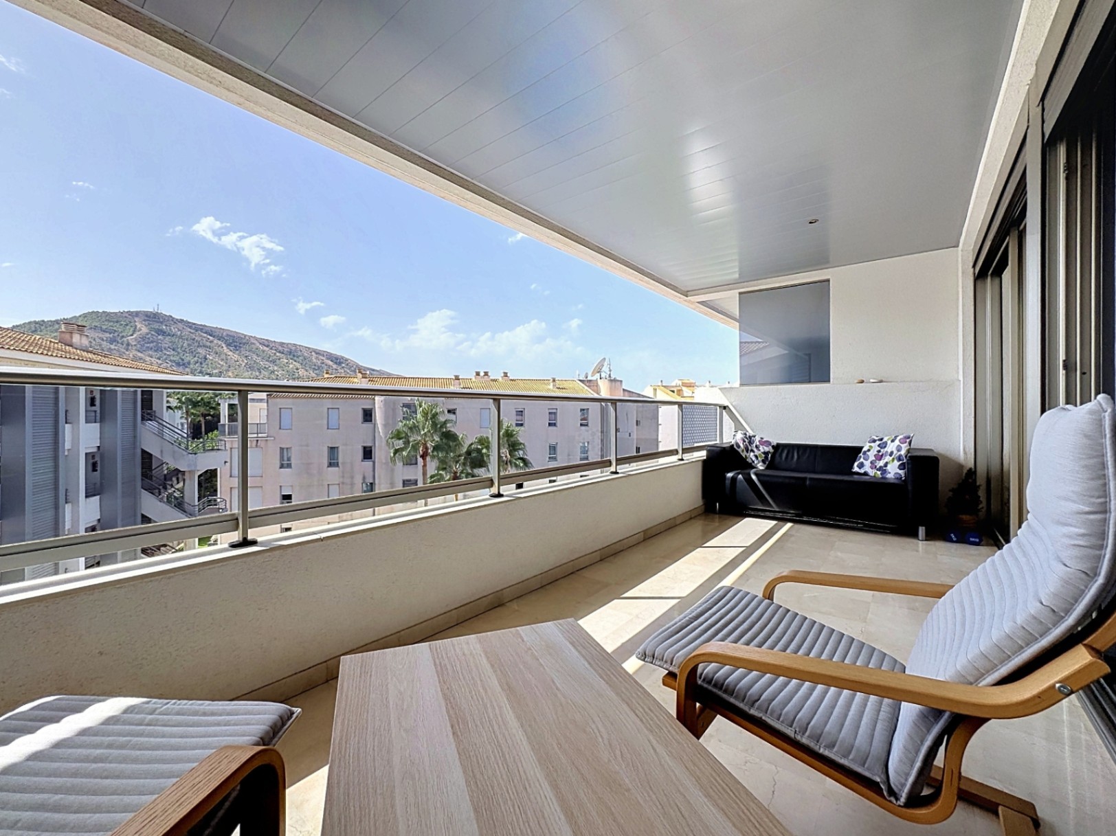 APPARTEMENT À VENDRE À ALBIR