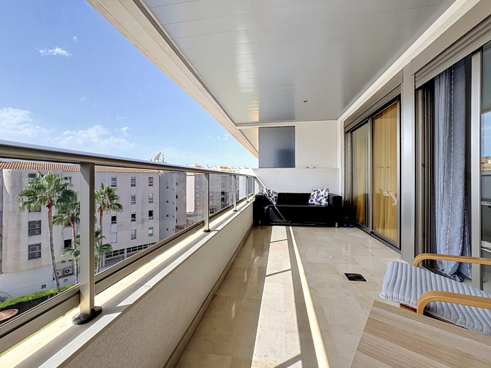 APPARTEMENT À VENDRE À ALBIR
