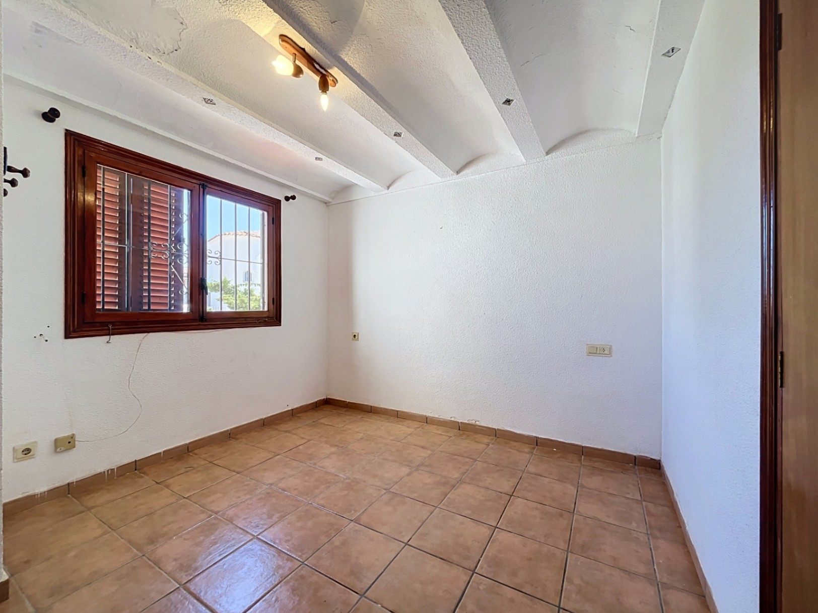 BUNGALOW TIL SALGS I ALBIR