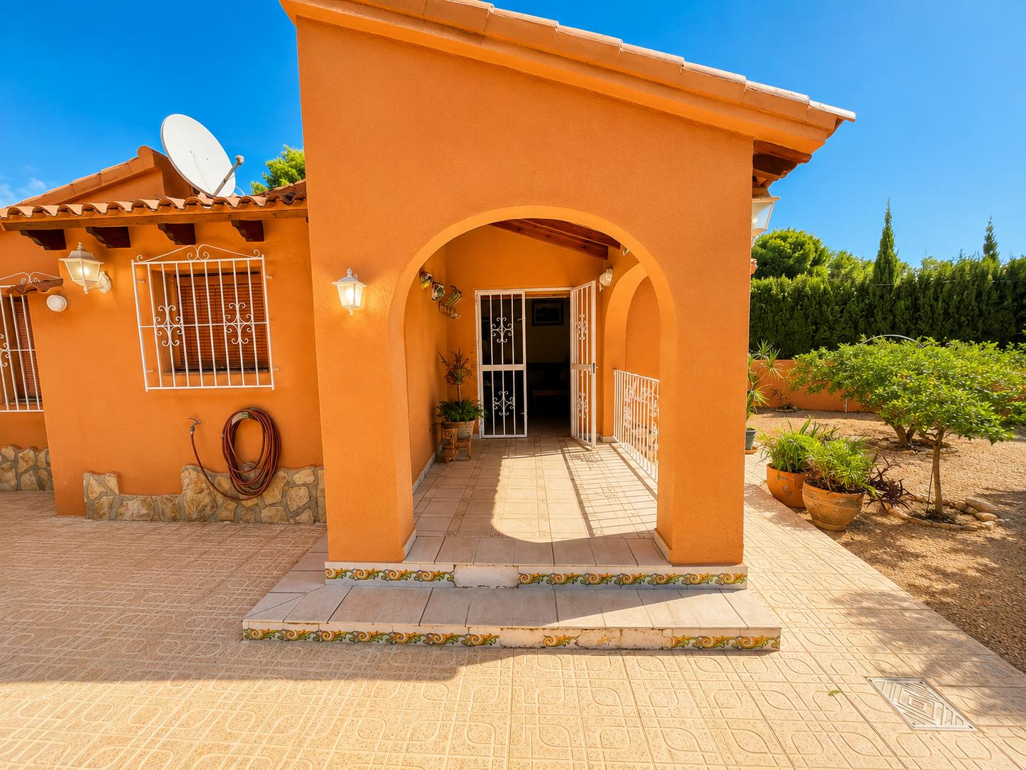 CHALET | VILLA TIL SALGS I ALFAZ DEL PI