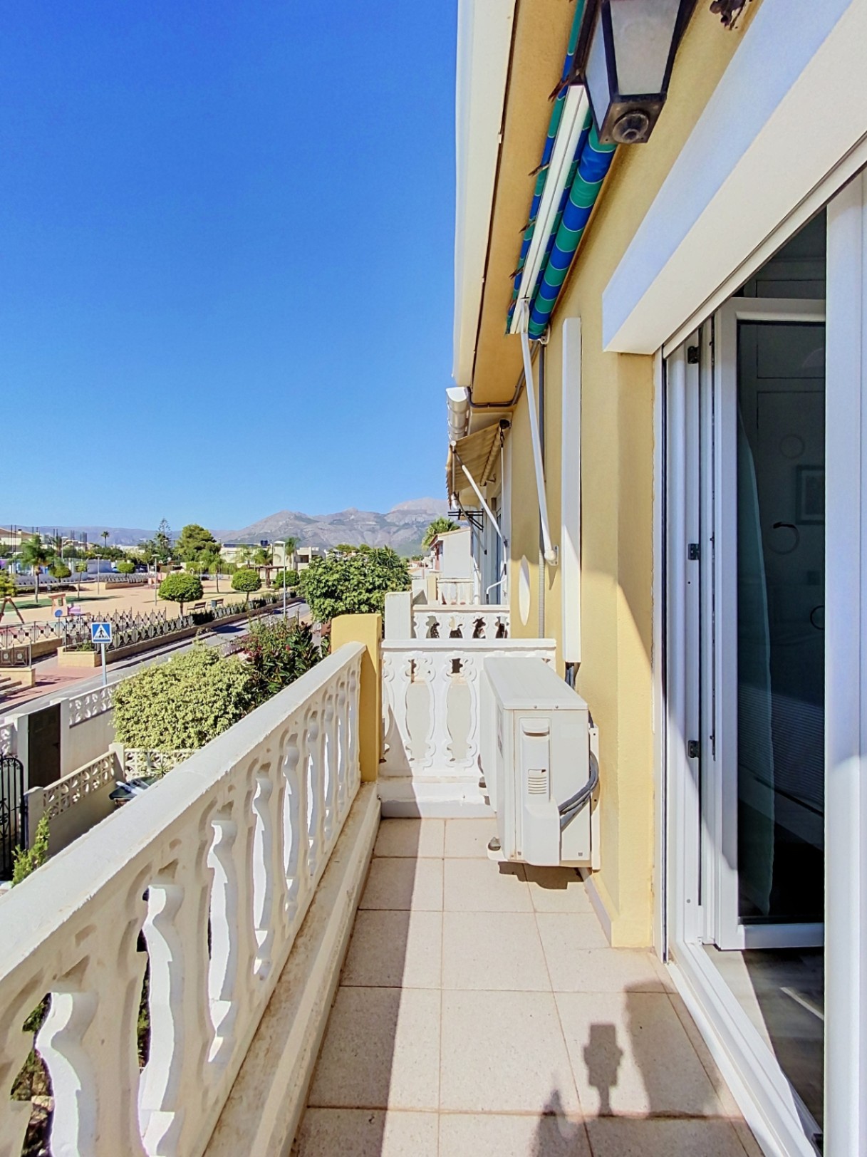 CHALET PAREADO EN VENTA LA NUCIA