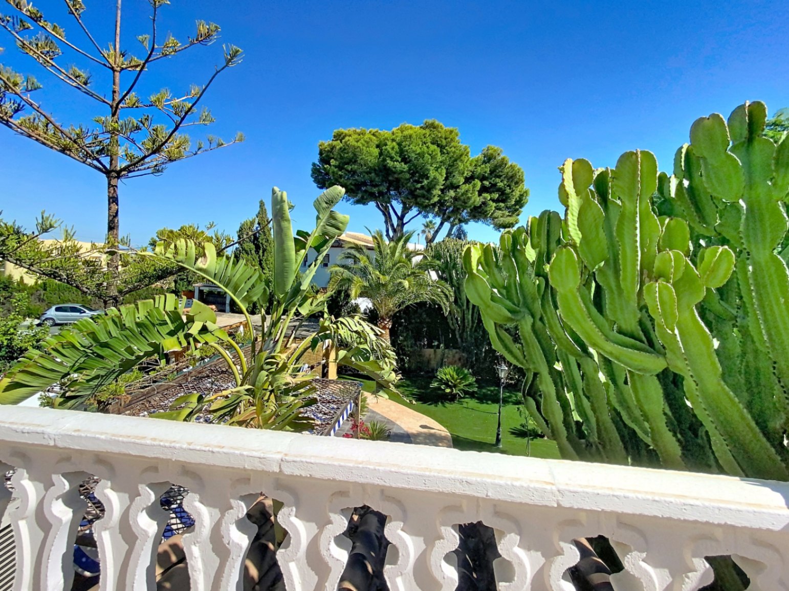 CHALET PAREADO EN VENTA LA NUCIA