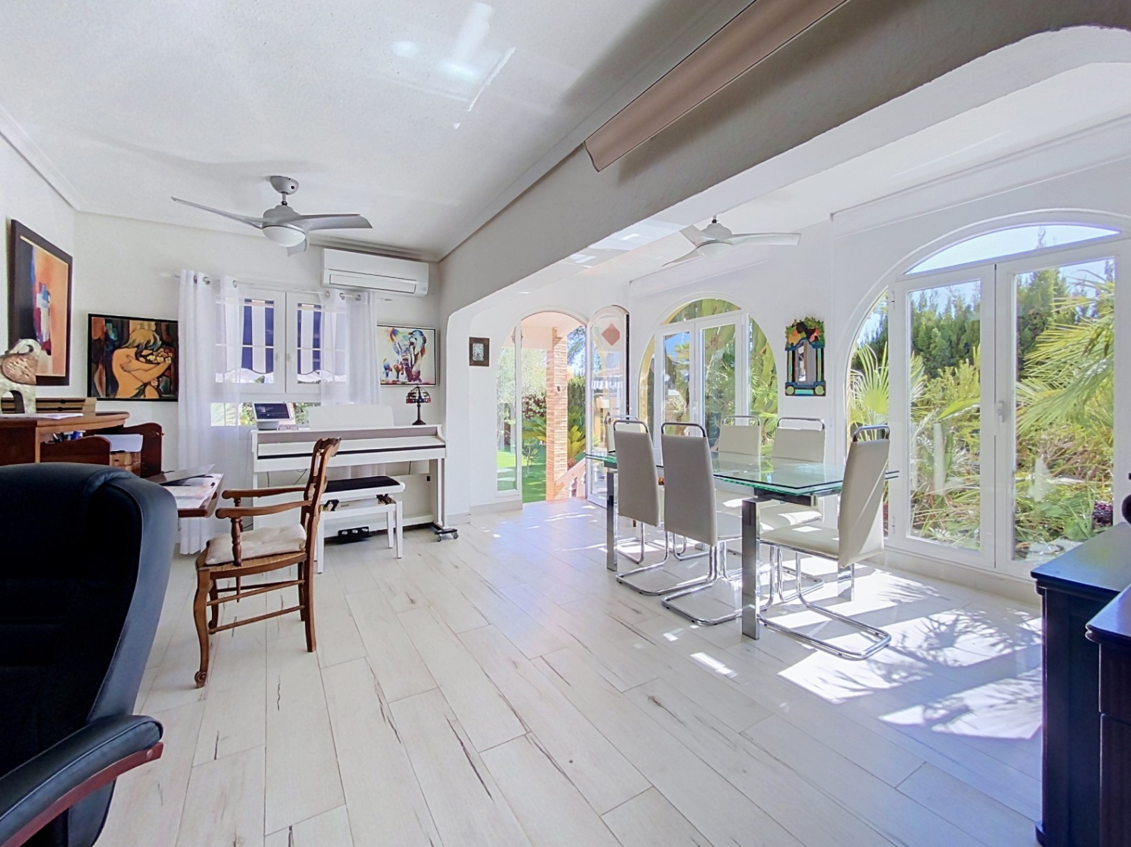 CHALET PAREADO EN VENTA LA NUCIA