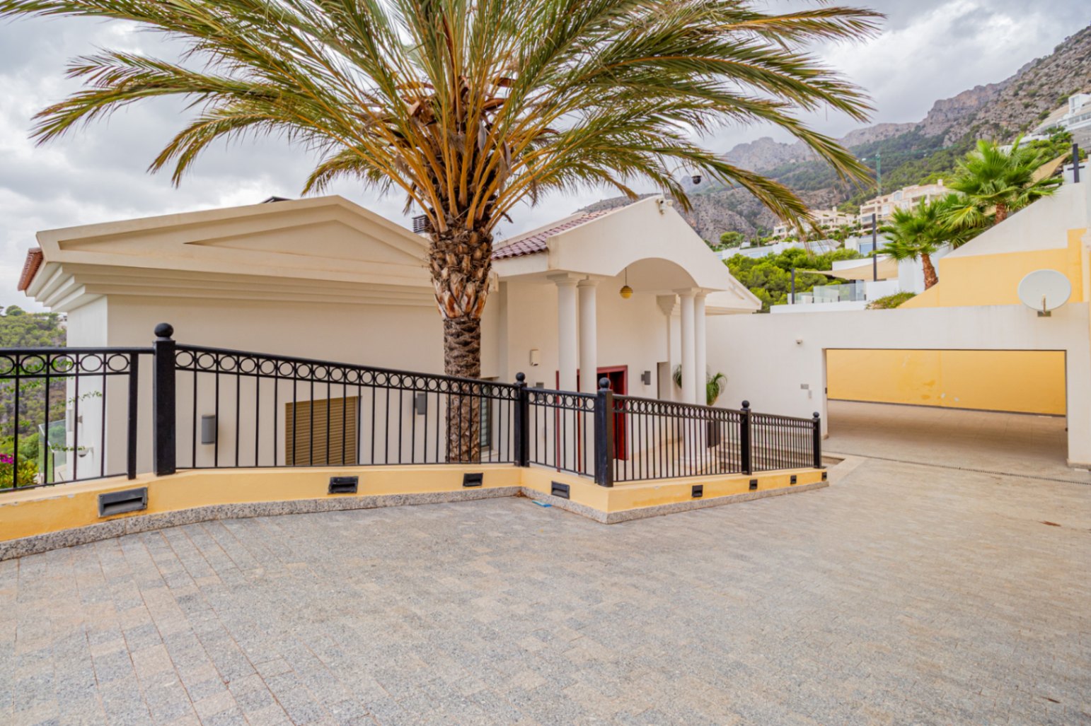 CHALET | VILLA EN VENTA EN ALTEA