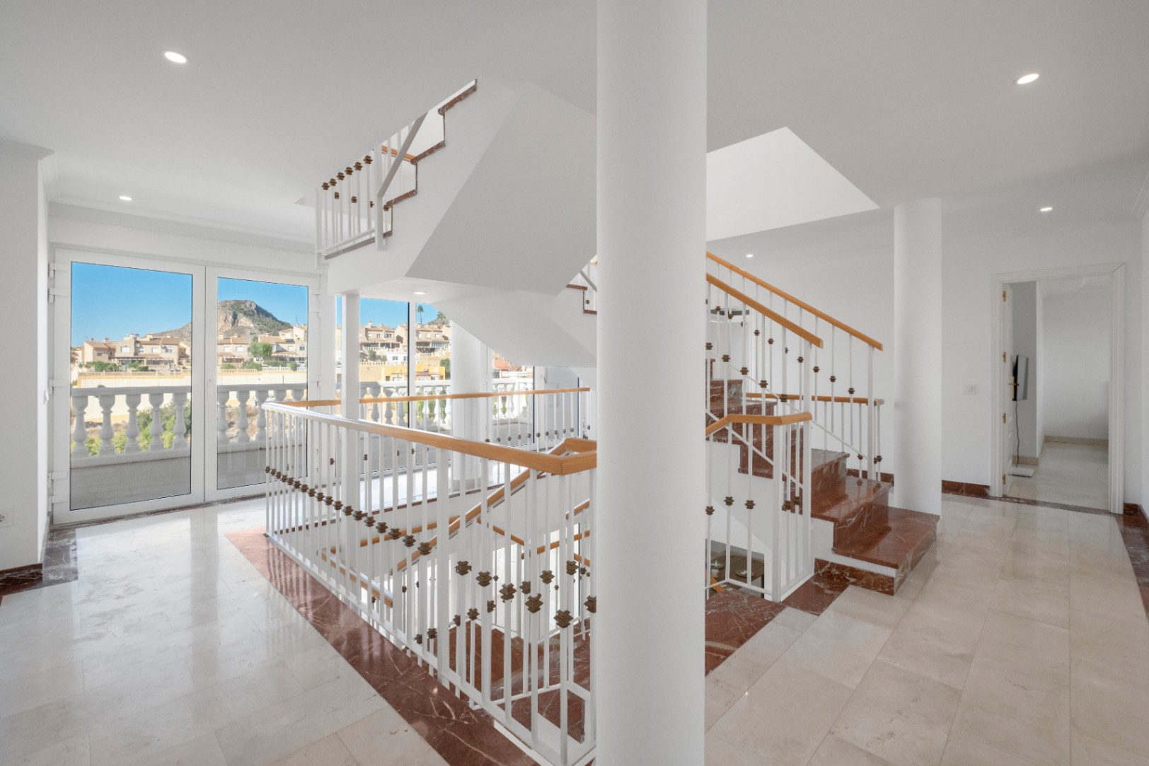 CHALET | VILLA TIL SALGS I LA NUCIA