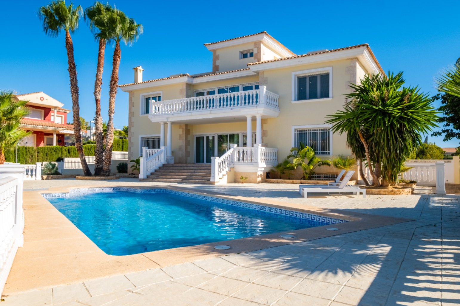 CHALET | VILLA TIL SALGS I LA NUCIA