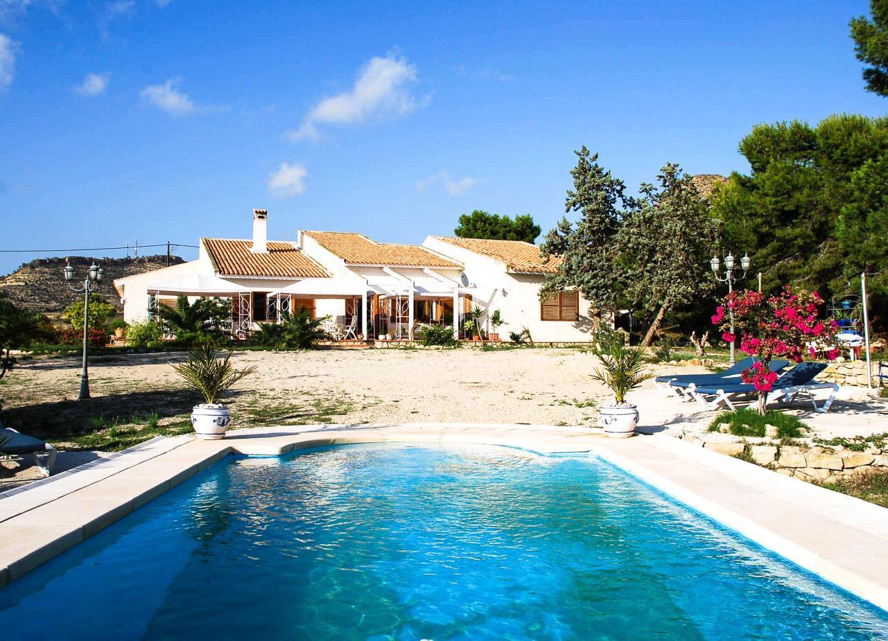 Chalet | Villa à vendre à Villajoyosa sur le front de mer