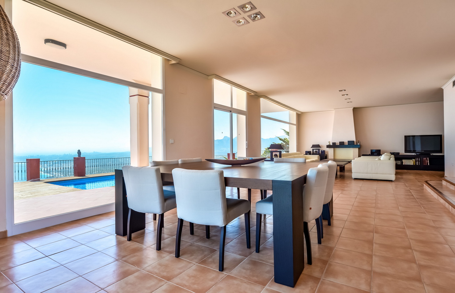 Villa met prachtig uitzicht op zee te koop in Altea Hills